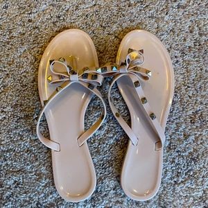 Tan/nude sandals (I’m a size 8.5/9) size on the shoe says “40”